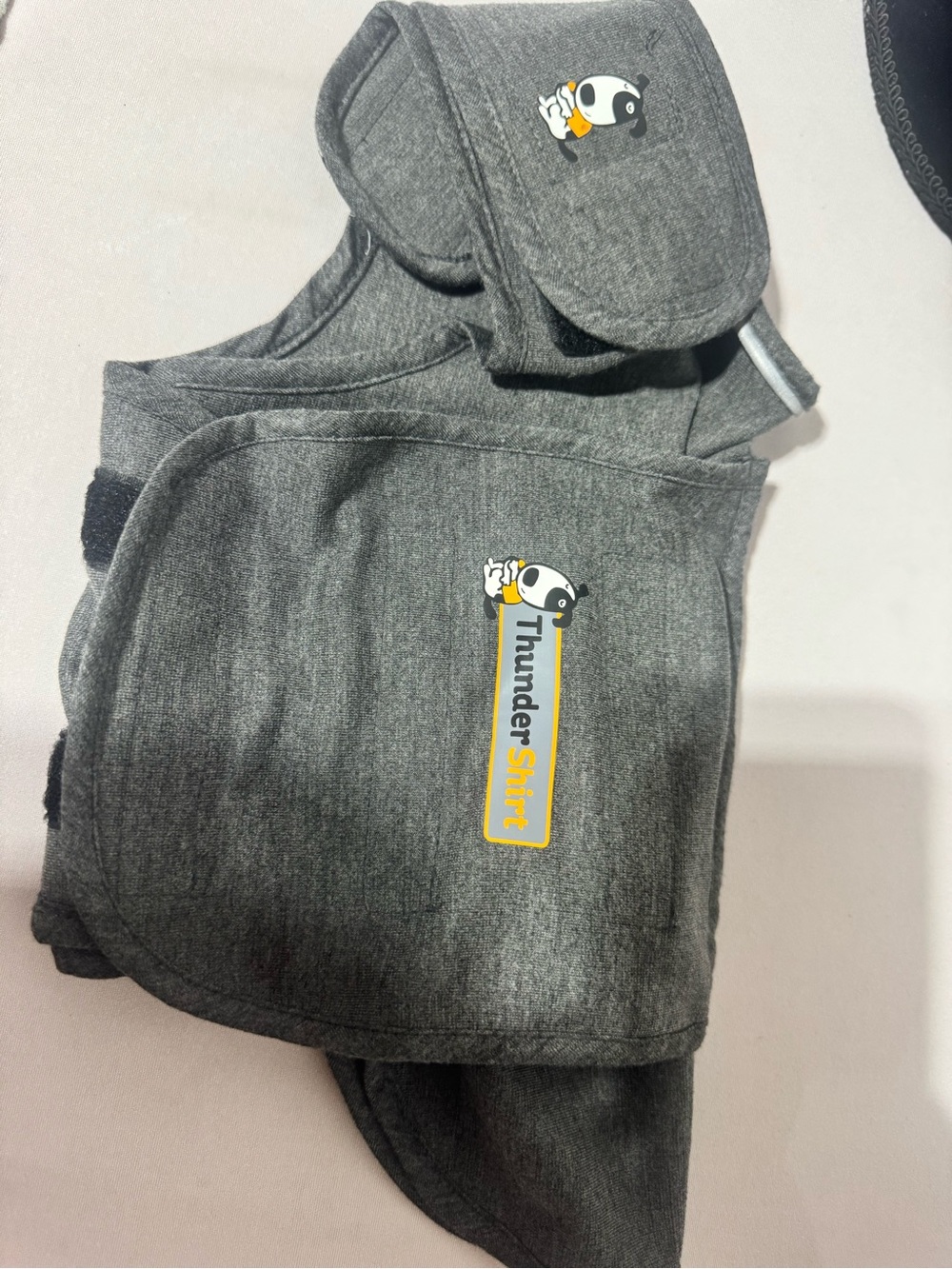 Thundershirt Gray Calming Wrap with Yellow Logo small